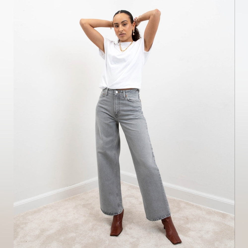 Won Hundred Kiri High-Waisted Flare Jeans in grey, size 30 (fits like sz 28)